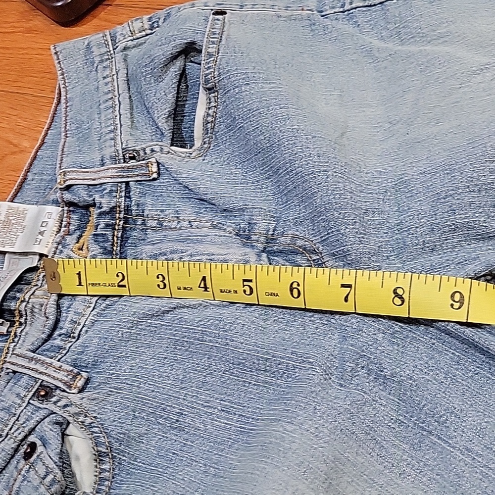 Levis - Picture 6 of 8